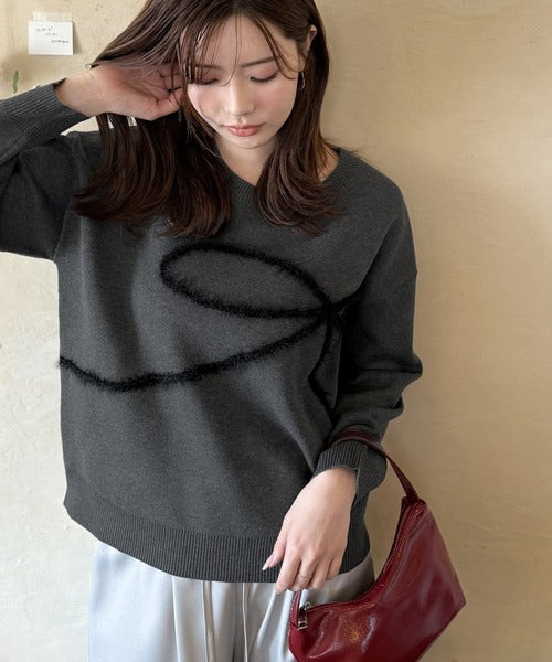 【mily bilet】ゆるっと可愛げ、ふわっと存在感。リボンフェザーコード刺繍ニット(長袖) mi1029130