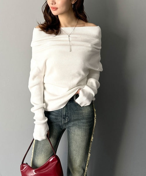 【mily bilet】立体的なシルエットが叶えるデコルテ魅せ♪指穴ドレープ使いファンオフショル2WAYリブニット mi1029137
