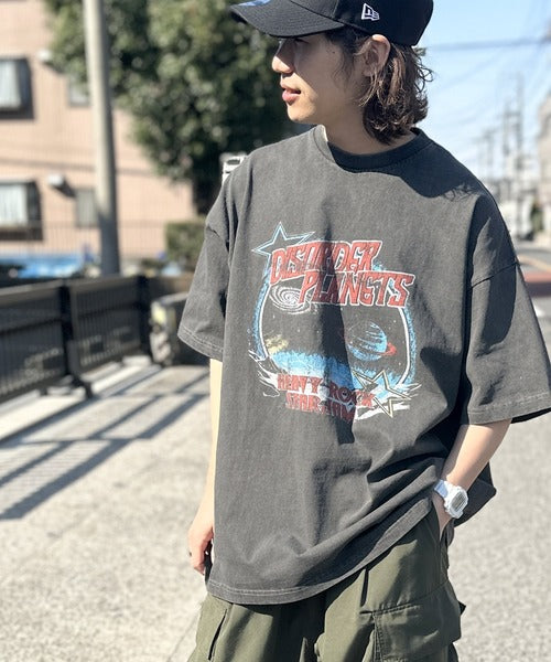 《JAVA ジャバコラボ》トレンドのヴィンテージ感が魅力。コットン100%グラフィックプリントピグメントビッグTシャツ jv1029051
