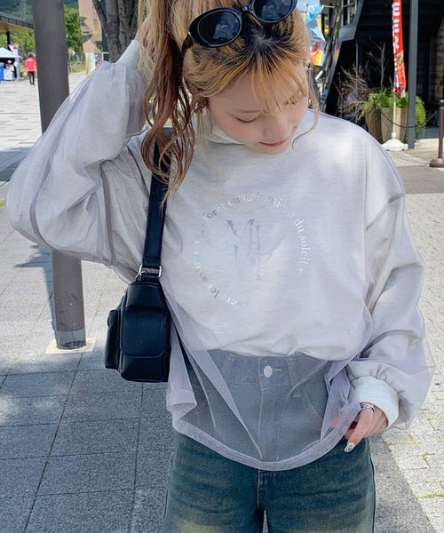 【mily bilet】デイリーからお出かけまであらゆるシーンに大活躍!箔プリントチュール重ねロングTシャツ mi1019058