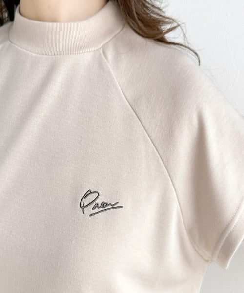 キレイめ大人のフレンチ袖。胸刺繍ラグランモックネックフレンチTシャツ ce1010311