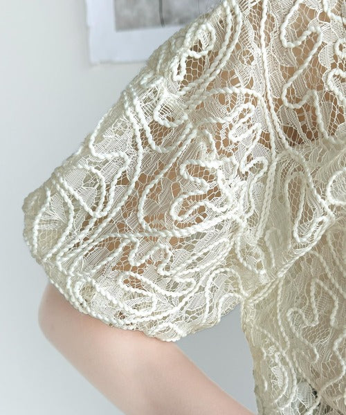 【mily bilet】大人の華やかトップス。ハートボタン使い前後2way花柄レースコード刺繍カーディガン(半袖) mi1019069