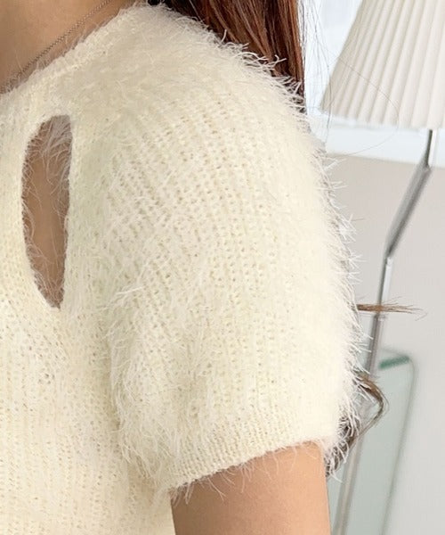 【mily bilet】ふんわり大人ガーリーな雰囲気を。胸刺繍肩スリット半袖シャギーニットプルオーバー mi1259013