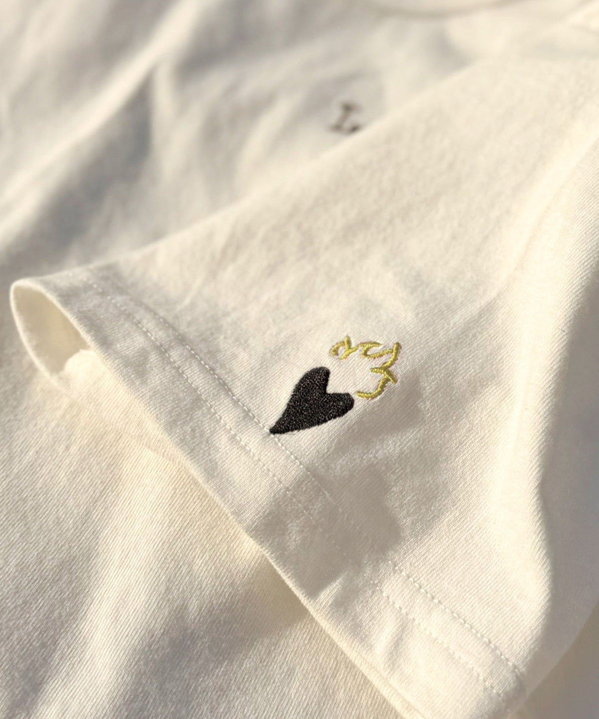 【キッズ】親子リンクコーデも楽しめる!綿100%らくがき風刺繍 無地&ボーダー柄半袖Tシャツ ck1260396