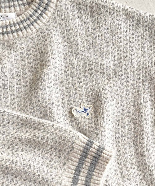 【sustaina+】レトロな配色がお洒落映え。刺繍ワッペンジャガードニットプルオーバー ce1050132