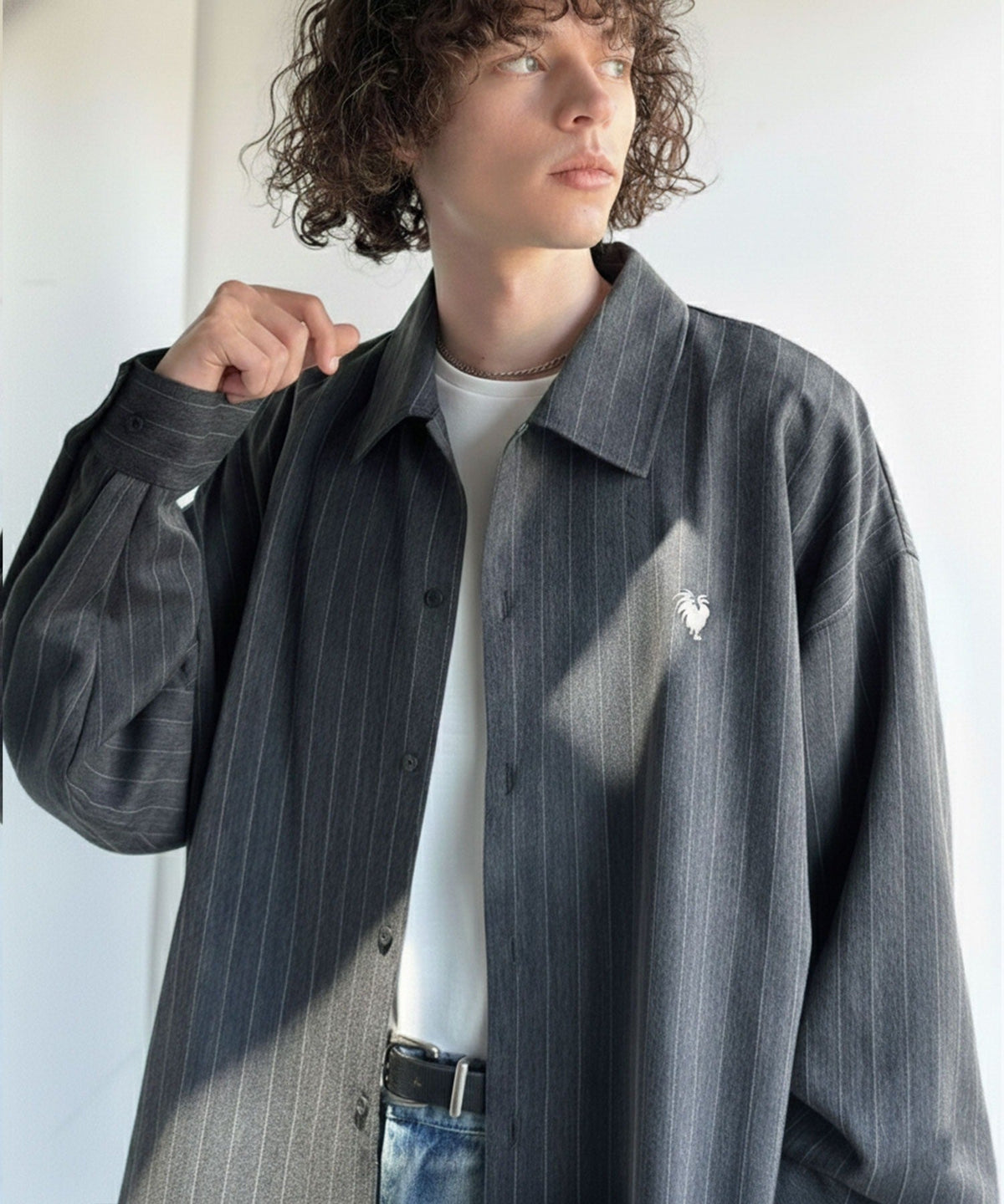 【Classical Origin】「大人のさりげなさ。」刺繍入りストライプ柄オーバーサイズシャツ（長袖）/Embroidered Stripe Pattern Oversized Shirt co1010023
