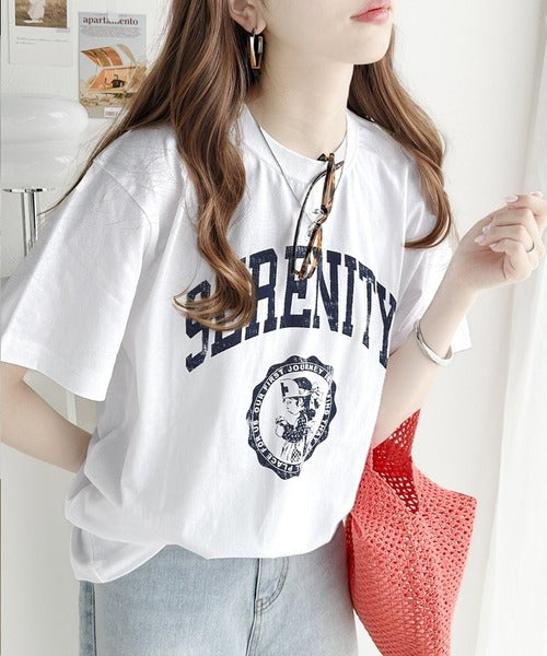 程よい抜け感を。綿100％カレッジロゴプリントTシャツ mo1310044