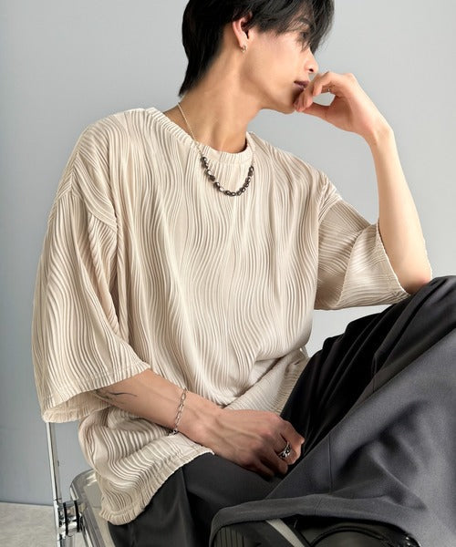 涼しくキマる、大人のリラックス。オーバーサイズウェーブ柄ジャガード半袖Ｔシャツ（メンズ） cm1010429
