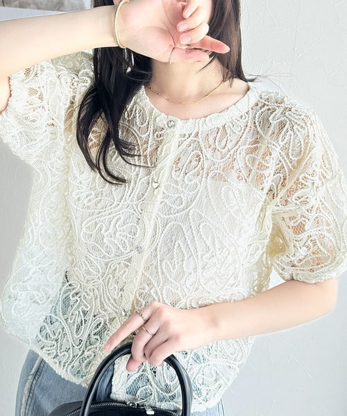 【mily bilet】大人の華やかトップス。ハートボタン使い前後2way花柄レースコード刺繍カーディガン(半袖） mi1019069