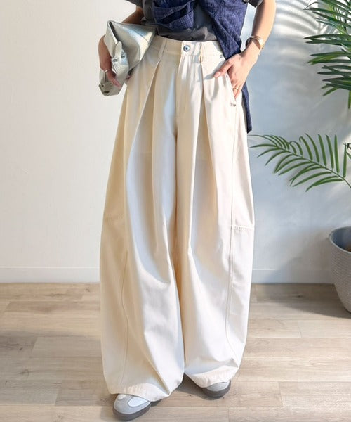 旬なワイドシルエットが目を惹く１着♪タックバレルレッグパンツ ce1265082
