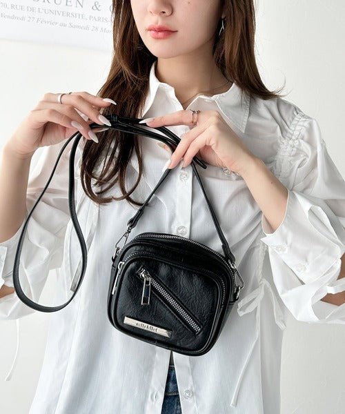【mily bilet】お洒落なサイズ感♪エナメルフェイクレザーデザインポケットミニショルダーバッグ(斜め掛け) mi1159043