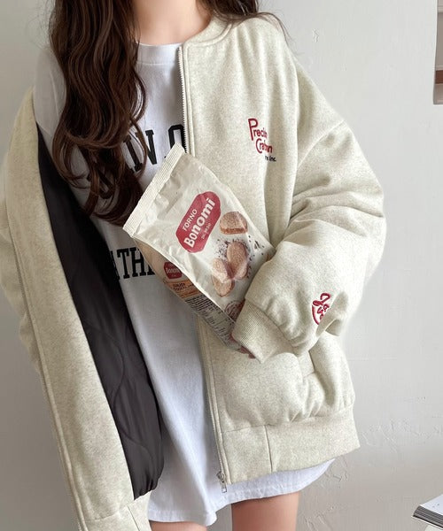 《Javaジャバコラボ》古着ライクな抜け感漂う、ロゴ刺繍MA-1風スウェットブルゾン jv1050254