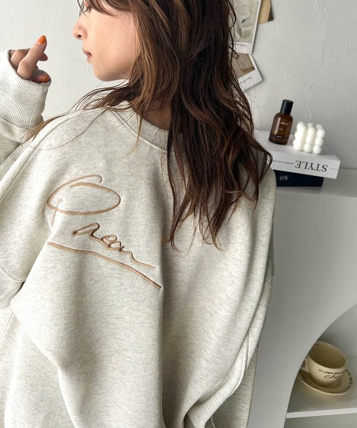 シーズンムード漂う。バック刺繍ロゴ裏起毛スウェットプルオーバー ce1260248