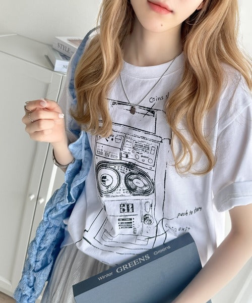 トレンドのレトロ感が魅力。綿100％コインゲームレトログラフィックプリントTシャツ mo1310045