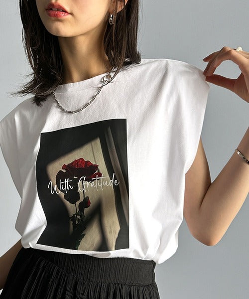 シンプルなのに着映える！お花フォトプリントシルケット加工フレンチスリーブTシャツ ce1020197