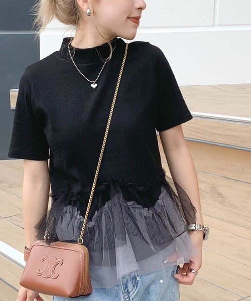 甘さの中にカジュアル要素も取り入れた1枚。チュールフリルモックネックTシャツ ce1010304