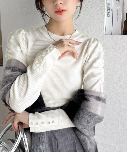 【mily bilet】大人の上品ベーシック♪袖パール使いパフスリーブニットトップス mi1029092