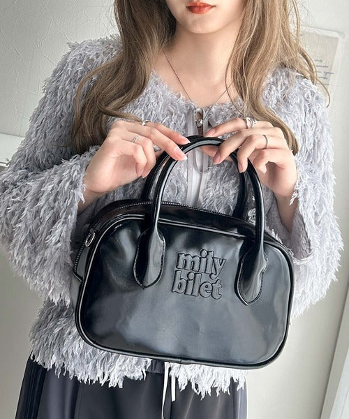 【mily bilet】ヘビロテしたい主役級バッグ。エナメルライクエコレザーエンブレムミニボストンバッグ mi1159026