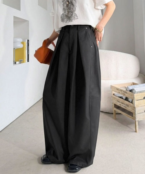 旬なワイドシルエットが目を惹く１着♪タックバレルレッグパンツ ce1265082