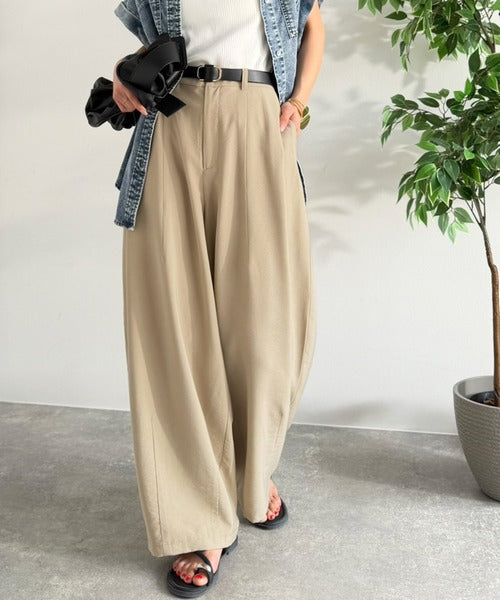 【UVカット・接触冷感機能付き】バレルシルエットでスッキリと、大胆に。ビンテージワッシャー加工 リネンライクタックボリュームパンツ ce0940260