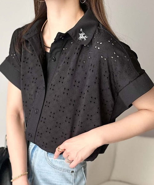 さっと羽織ってきれいめカジュアル。ワンポイント刺繍アイレット柄レースフレンチスリーブシャツ ce1020220