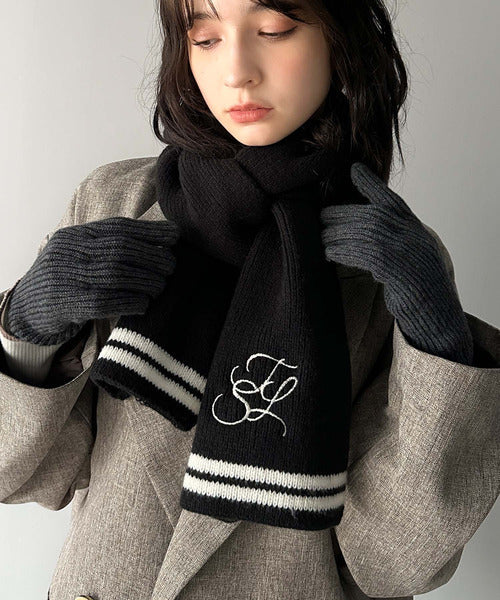 柔らか暖か。上品なロゴ刺繍入りラインニットマフラー（ストール） ce1010367