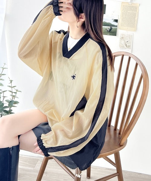 レトロ配色が今っぽ！胸刺繍配色シアー裾ドロストVネックプルオーバー ce1110082