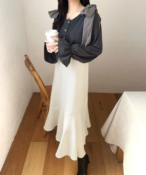 【mily bilet】大人レディスタイルに華やかさをプラス。肩スリットリボン前後2WAYカーディガン付きキャミワンピース mi1139056