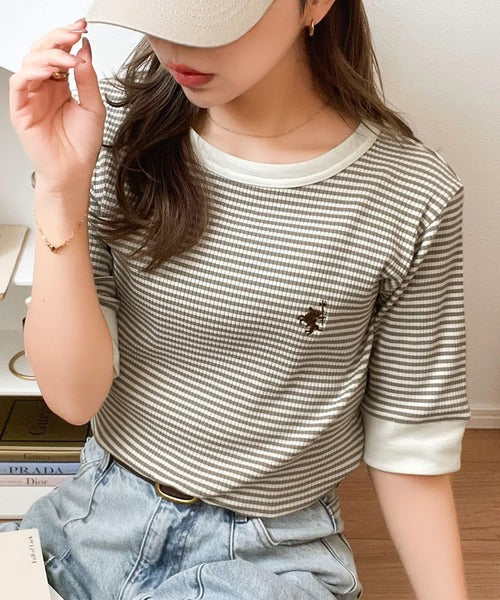 大人可愛いの新定番。袖リンガーボートネック胸刺繍ボーダーTシャツ（半袖） ce1260419