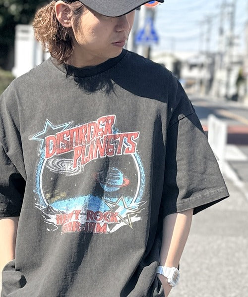 《JAVA ジャバコラボ》トレンドのヴィンテージ感が魅力。コットン100%グラフィックプリントピグメントビッグTシャツ jv1029051