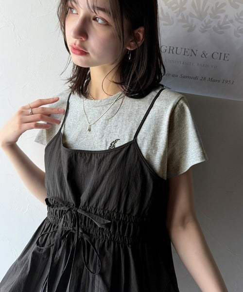 旬のレイヤードスタイルがこれ一着で即完成。ダブルリボン使いキャミ＆ムーン刺繍半袖Tシャツセット ce1265004