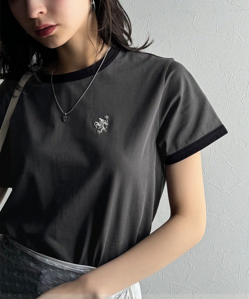 【sustaina+】デイリースタイルをアップデート。オーガニックコットン混 綿100％胸刺繍リンガーTシャツ ce1260400
