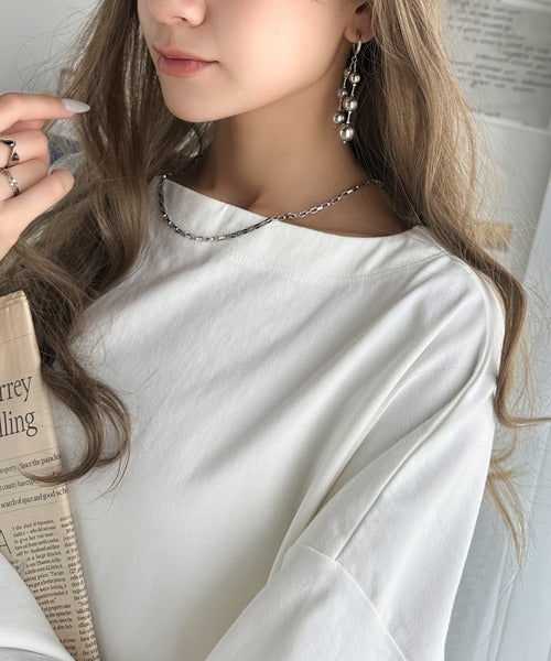 女性らしさ漂う、大人シンプル。シルケット風ボートネックロンTee ce1050246