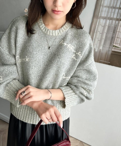 【mily bilet】大人の個性派ニット。ランダム刺繍クロップドニットプルオーバー mi1029088