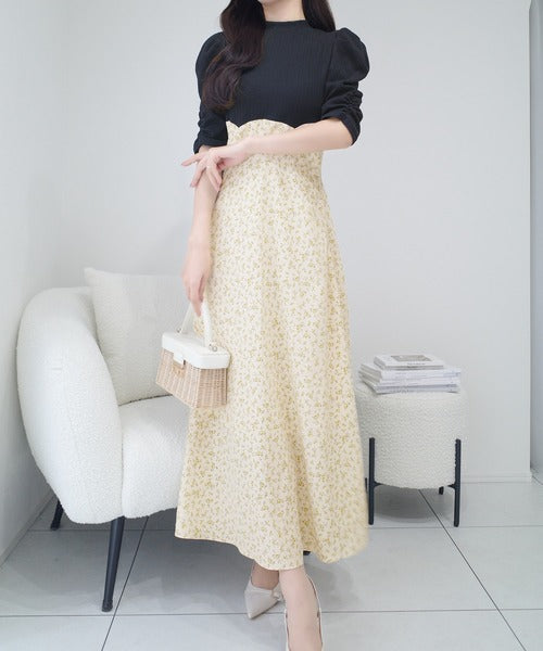 【mily bilet】一枚で主役級フェミニンスタイル。後ろシアーリボン花柄ドッキング袖ギャザーワンピース（ロング丈） mi1139073