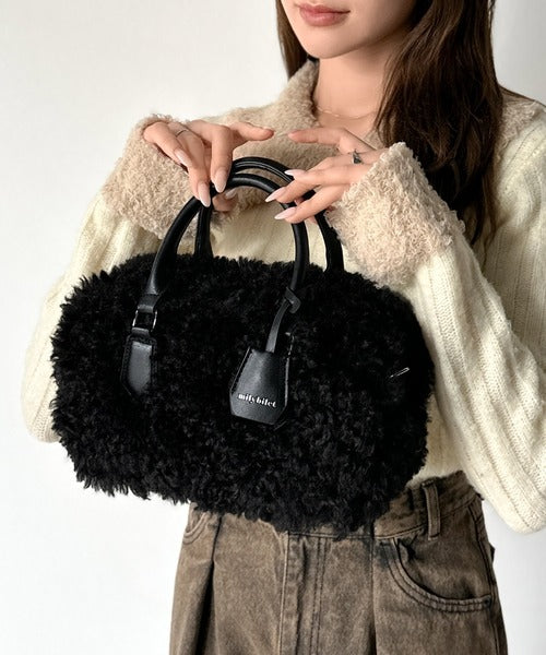 【mily bilet】スタイルに温もりをプラス！キーチャーム使い２WAYボアミニボストンバッグ mi1179066