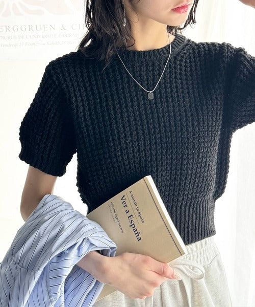 立体編みで叶う上品なリラックス感。半袖ワッフルコンパクトニット ce1020222