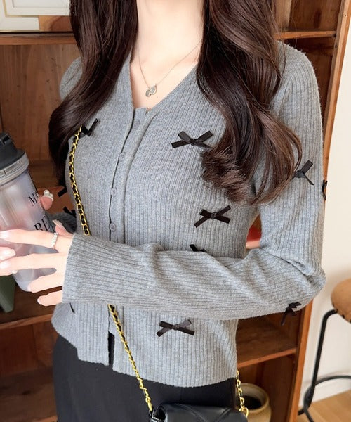 【mily bilet】程よい甘さで大人フェミニン。リボン使いVネックカーディガン mi1029083
