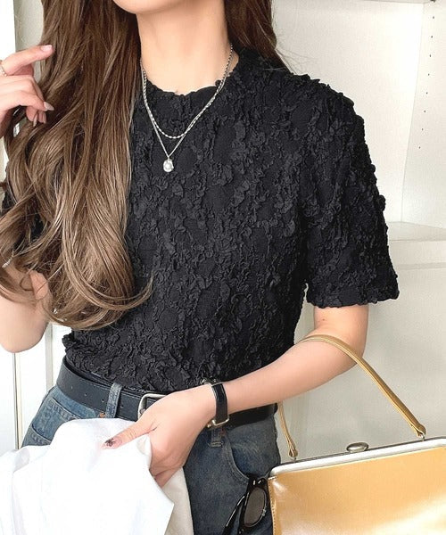 華やかな高級感を演出する。カットジャガード短丈Tシャツ（半袖） ce1050273