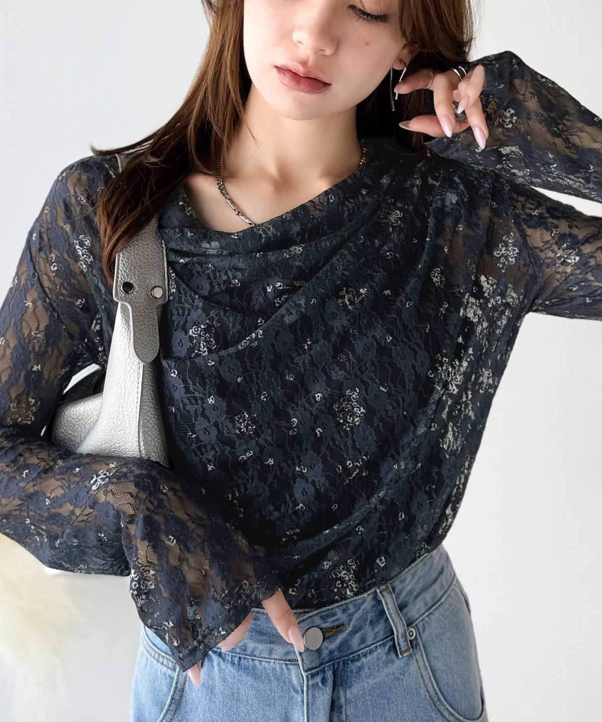 【mily bilet】甘さと上品さを叶える。着回し抜群な花柄レースフラワープリントドレープカットソー(長袖) mi1269005
