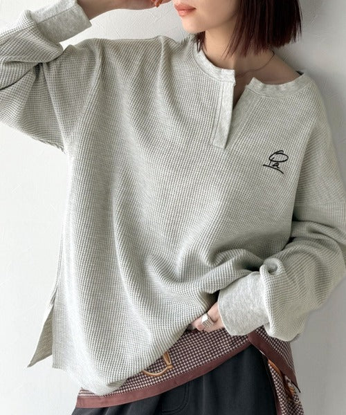 洒落感アップのこなれT。胸刺繍ワッフルオーバーサイズキーネックロンT（長袖） ce1260496