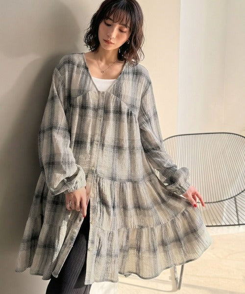 【Classical Evon】華やかさと体型カバーを両立する、着回し抜群な1枚。前後2wayパナマ風ティアードチュニック（長袖） ev1010591