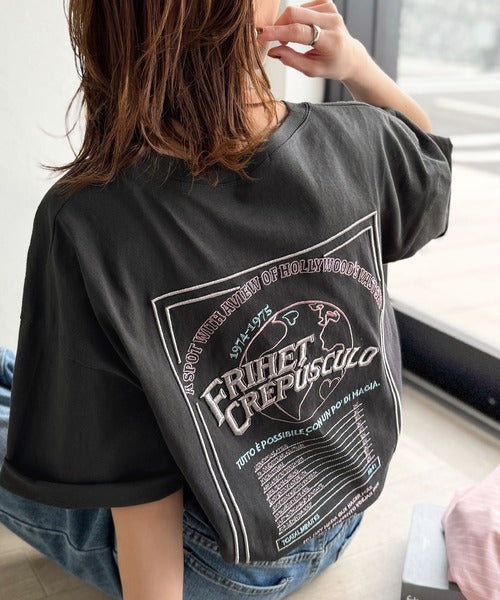 《JaVaジャバコラボ》背中で語る。綿100％バックグラフィック刺繍Tシャツ（半袖） jv1050357