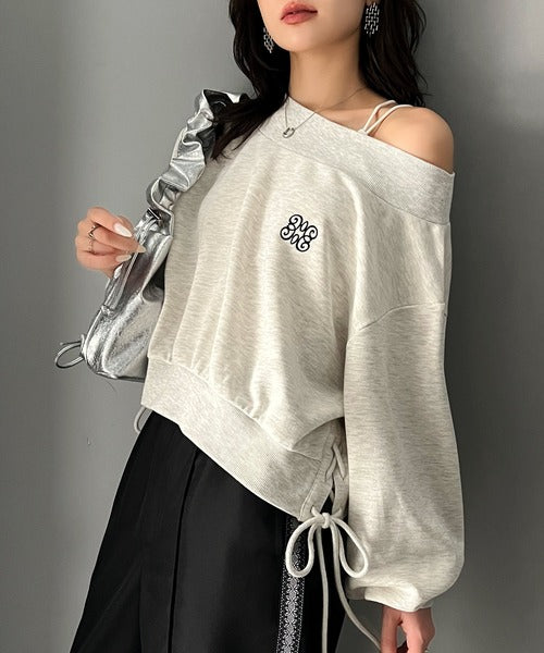 【mily bilet】大人肌見せヘルシースタイル。サイドレースアップ胸刺繍オフショルダースウェット mi1019051