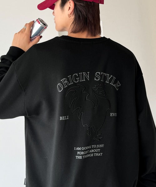 【Classical Origin】バックスタイルで魅せるベーシックな一枚。Rooster Back Embroidered Sweat Trainer／ルースターバック刺繍スウェットトレーナー co1010039