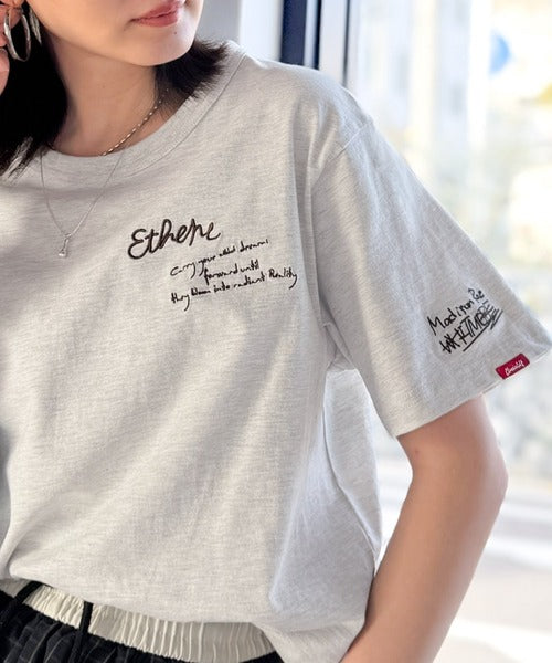 前後ダブル刺繍で、後姿だってぬかりなくかわいい♪ 綿100％グラフィック飛び刺繍Tシャツ (半袖) ce1260546