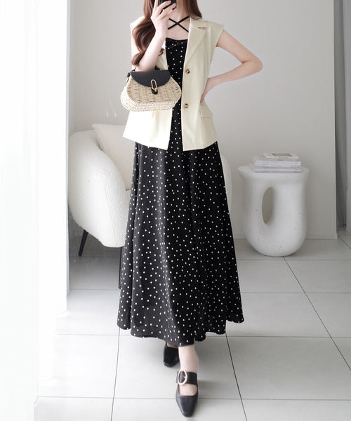 【mily bilet】上品さと抜け感をひとまとめに。ドットキャミワンピプラスノースリジャケットセット（2点セット） mi1139100