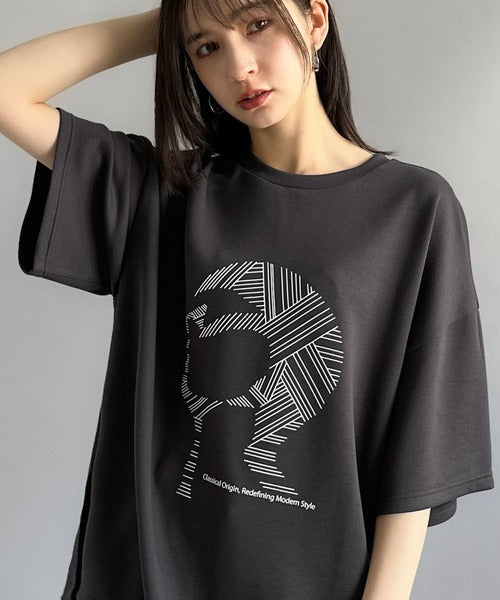 「視線を独り占め。」フェイスグラフィックオーバーサイズTシャツ／Face Graphic Oversized Double-Knit T-Shirt co1010006