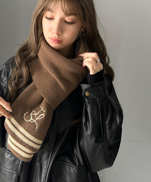 柔らか暖か。上品なロゴ刺繍入りラインニットマフラー（ストール） ce1010367
