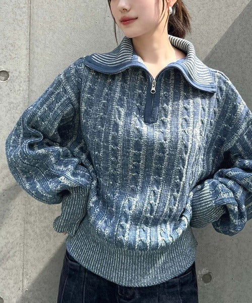 【mily bilet】コーデの主役を飾る。クロップド丈配色ケーブル編み胸刺繍ハーフジップニット mi1029063